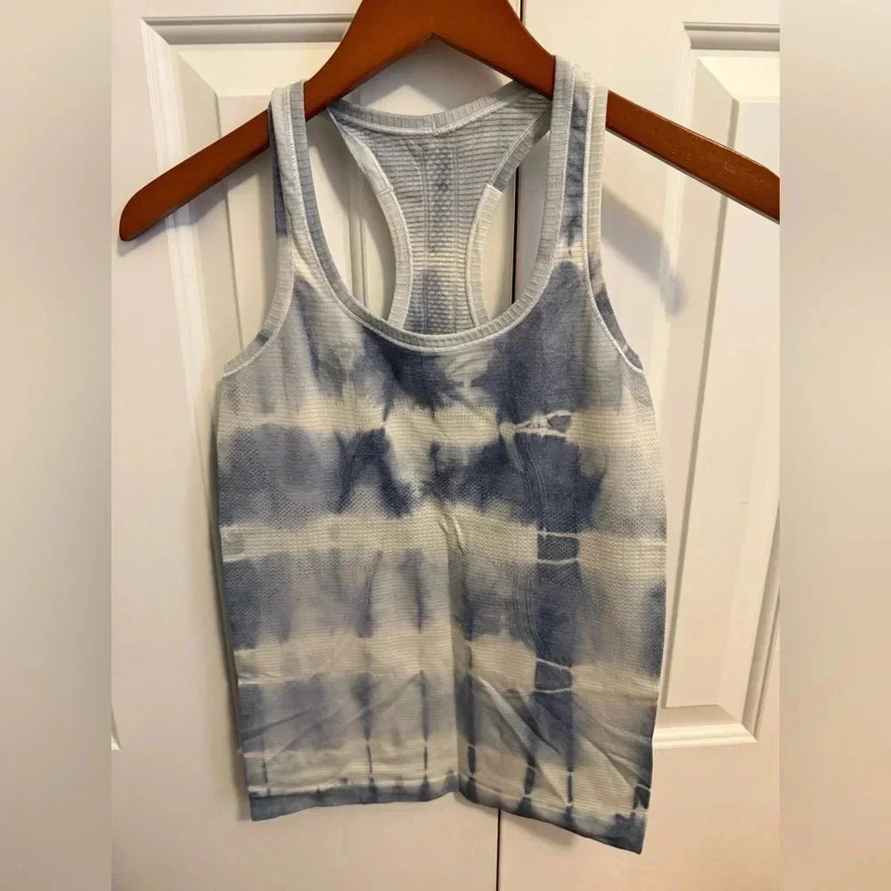 Lululemon Tie Dye Swiftly Tank Top blue and white size 4